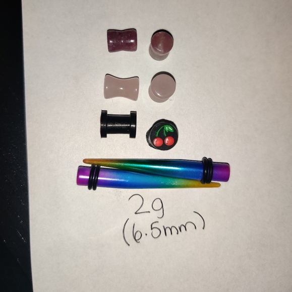 2G Tapers and Plugs - Picture 2 of 4